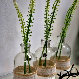 שלישית בקבוקים לעיצוב שולחן